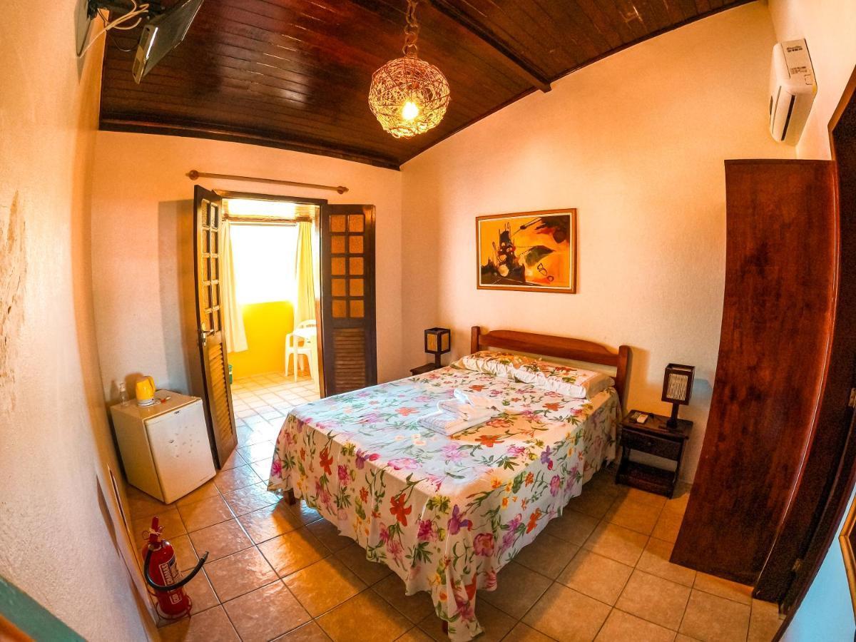 Aldeia Dos Anjos Bed & Breakfast 2*